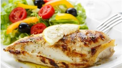 دجاج مشوي بالليمون والفلفل الأسود.. طريقة سهلة للتحضير