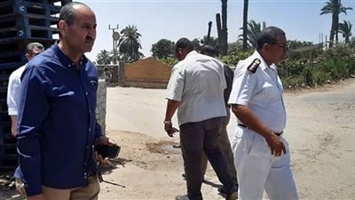 سكرتير بنى سويف يعاين موقع هبوط أرضى مفاجئ بمدخل قرية باروط    