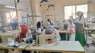 ختام دورات بمراكز التدريب المهني على مهنة  التفصيل والخياطة بالمنوفية