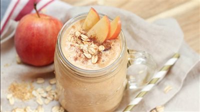 اصنعي سموذي التفاح بالقرفة والشوفان واحمِ جسمك من الأمراض الخطيرة