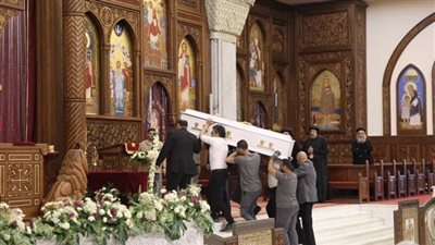 جنازة جورج إسحق تجمع رموز المجتمع المصري.. شاهد