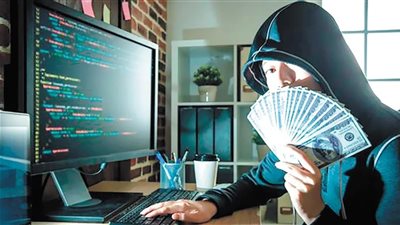 الحبس 15 عامًا عقوبة الابتزاز الإلكتروني| فيديو