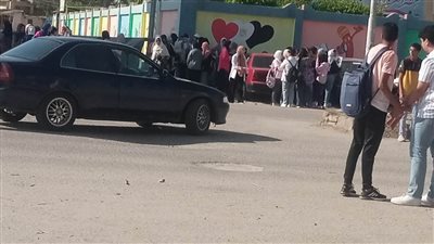 ترقب وقلق على وجوه الطلاب في أول أيام امتحانات الثانوية العامة