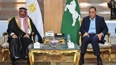 محافظ الشرقية يلتقي رئيس مجلس القبائل العربية والعائلات المصرية