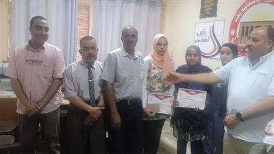 تكريم الفائزين فى مسابقة فرسان القراءة لطلاب التحدي بقنا