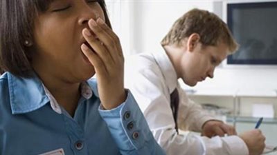 النعاس أثناء النهار بسبب ارتفاع ضغط الدم والسكري.. طبيبة توضح