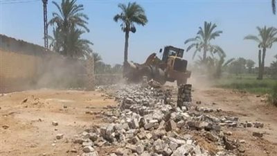 إزالة 726 حالة تعدٍ على الأراضي الزراعية وأملاك الدولة بالفيوم 