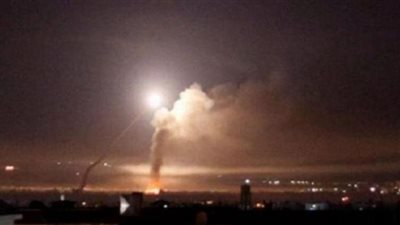 انفجارات في دمشق والدفاعات الأرضية تتصدى لهجوم جوي