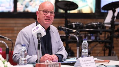 سفير الاتحاد الأوروبي يؤكد أهمية الدين في حل الانقسامات ( شاهد)