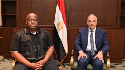 سويلم يلتقى وزير إدارة الأراضي والمياه بجمهورية بوتسوانا