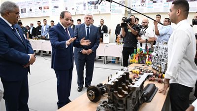الرئيس السيسي يتفقد الجامعة التكنولوجية ببرج العرب