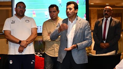 وزير الرياضة يؤازر المنتخب الأولمبي قبل أمم أفريقيا 