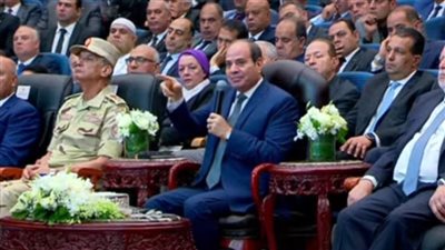 السيسي: عن صاحب عمارة مخالفة : قلت يتقبض عليه (شاهد) 