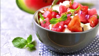 لو معندكيش وقت| طريقة عمل سلطة البطيخ بالجبنة