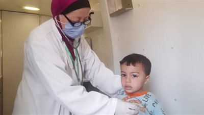 الكشف المجاني لـ1500 شخص في قافلة ببنى سويف