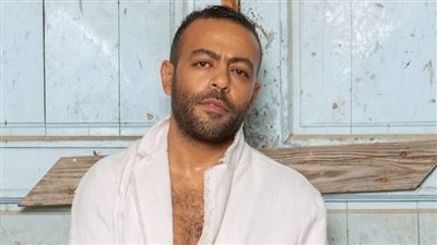 تامر عاشور يحضر مفاجأة مع الهضبة والمهرجانات 
