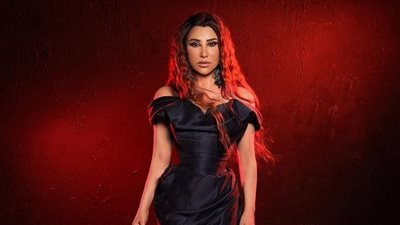 نجوي كرم تعود للعشرينات بالكاجوال المثير