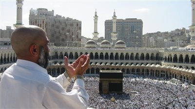 فضل صيام الأيام الثمانية الأولى من ذي الحجة وتحريم صوم اليوم العاشر