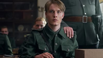 Netflix تطرح إعلانًا تشويقيًا عن All The Light We Cannot See