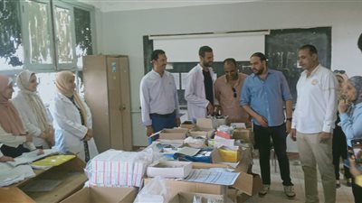 وكيل صحة الإسماعيلية يتفقد القافلة الطبية المجانية بمنطقة عرب أبوقاسم