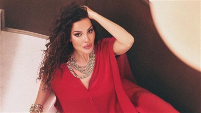 نادين نسيب نجيم نجمة لامعة في عالم الموضة بالتايجر المثير 