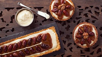طريقة عمل تارت التمر علي خطي المطاعم 