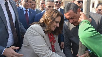 وزيرا التنمية  والهجرة ومحافظ الغربية يشهدون أول تجربة للري الذكي للأشجار بالطاقة الشمسية 