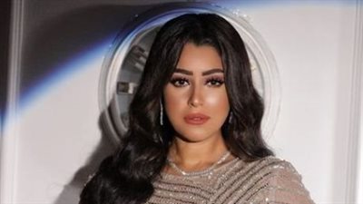 بمكياج ترابي أيتن عامر تبرز سحر ملامحها 