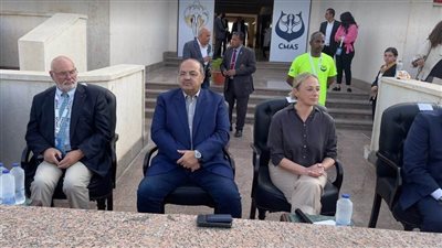 رئيس اللجنة الأولمبية يشهد افتتاح بطولة العالم للسباحة بالزعانف للناشئين والأساتذة