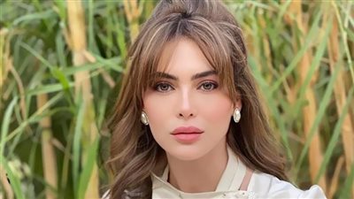 ستيفاني صليبا فى مأزق بسبب كعكة عيد الميلاد