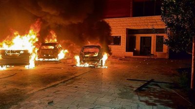 400 مستوطن يهاجمون بلدة ترمسعيا الفلسطينية ويحرقون المنازل