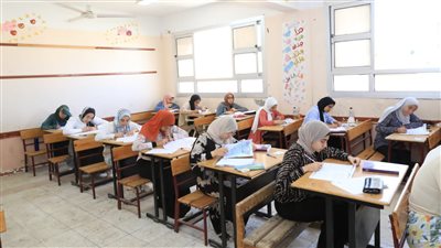 طلاب الثانوية العامة المكفوفون يؤدون امتحان اللغة الإنجليزية 