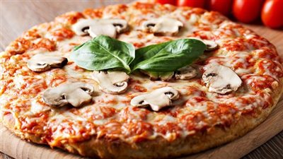 اصنعي بيتزا بالمشروم اللذيذة| غنية بالبروتين