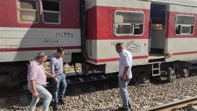 قطار يغيب موظفًا عن العمل والقضبان تدرجه بقوائم الأموات