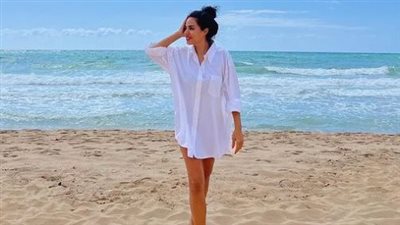 نسرين أمين أيقونة ملكية بفستان مجسم يعكس مفاتنها بأحدث جلسة تصوير (شاهد)