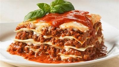 حضري  اللازانيا بالصوص الأحمر على الطريقة الإيطالية