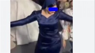 صاحبة الفستان الأزرق تنتقد مهاجميها.. مش هسيب حقي (فيديو)