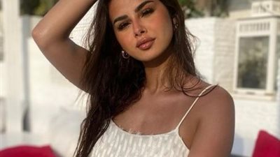 منة عرفة تستجم في المالديف بالمايوه اللافت (صور)