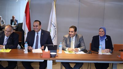 السبكي: تطوير نظام الحوافز والتقييمات لجميع الأطقم الطبية