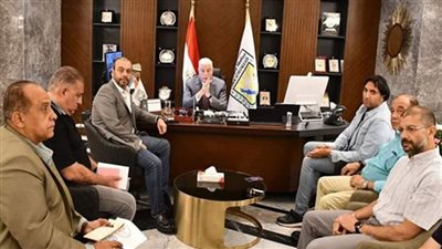 محافظ جنوب سيناء يلتقي رئيس جمعية المستثمرين بشرم الشيخ لبحث المبادرة التسويقية 