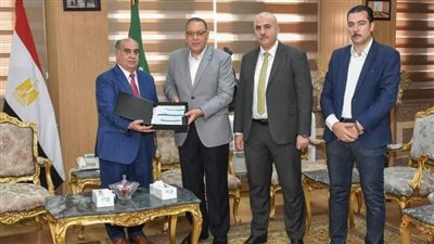 الرئيس التنفيذي لأفرع البنك الزراعي المصري يزور محافظة الشرقية 