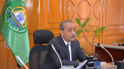 محافظ الإسماعيلية يستعرض جهود المجلس القومي للسكان