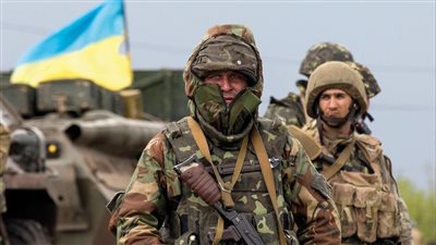 جنرال أوكراني يتعرض للضرب على يد زملائه.. كسروا أسنانه