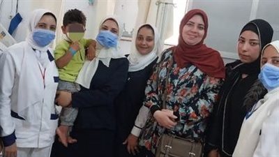 إنقاذ طفل عمره عامين تعرض للدغة كوبرا بالبحيرة