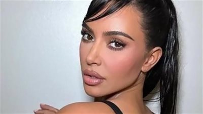 كيم كارداشيان تستعرض أنوثتها بالدانتيل والشفاف (صور)