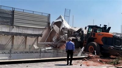 إزالة 4حالات تعد بالبناء على الأراضي الزراعية بمركز المحلة 