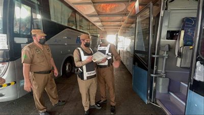 السعودية.. السجن والغرامة والترحيل لكل من ينقل أشخاصًا بلا تصريح حج