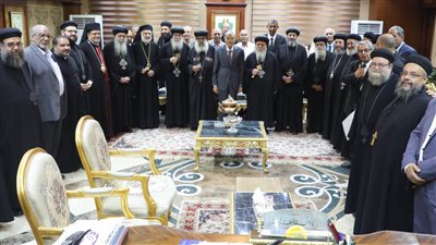 محافظ المنيا يستقبل وفوداً كنسية للتهنئة بعيد الأضحى المبارك