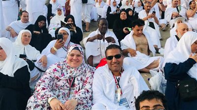 حجاج البحر الأحمر من عرفات إلى المزدلفة.. صور