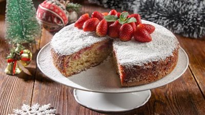 طريقة عمل  كيكة الفراولة بالزبادي على خطى المطاعم